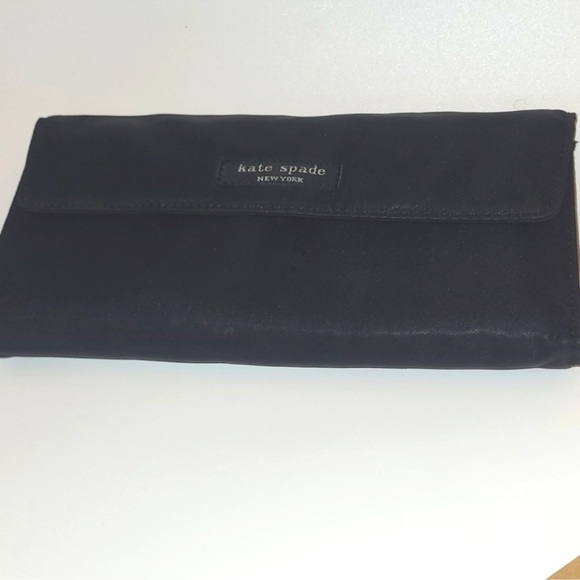 Kate Spade Vintage Iconic Black Nylon Billfold Wallet - Picture 2 of 9